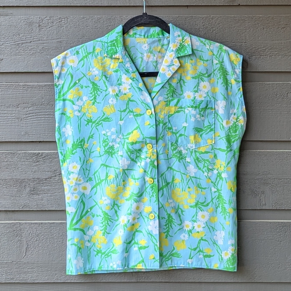 Vintage 70s Handmade Springtime Floral Button Front Blouse Blue Green Medium